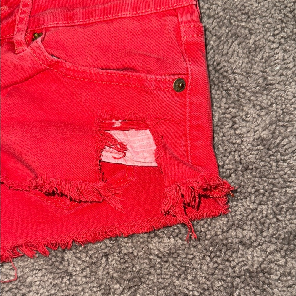 Bullhead Red Jean Shorts with Distressed Look - Picture 4 of 4